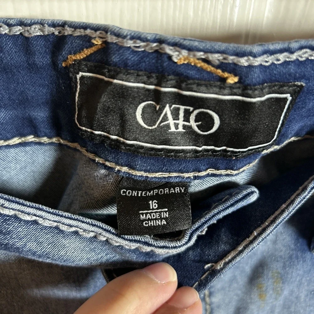 CATO Embroidered Pockets Blue Denim Jeans‎ Size 16W Womens